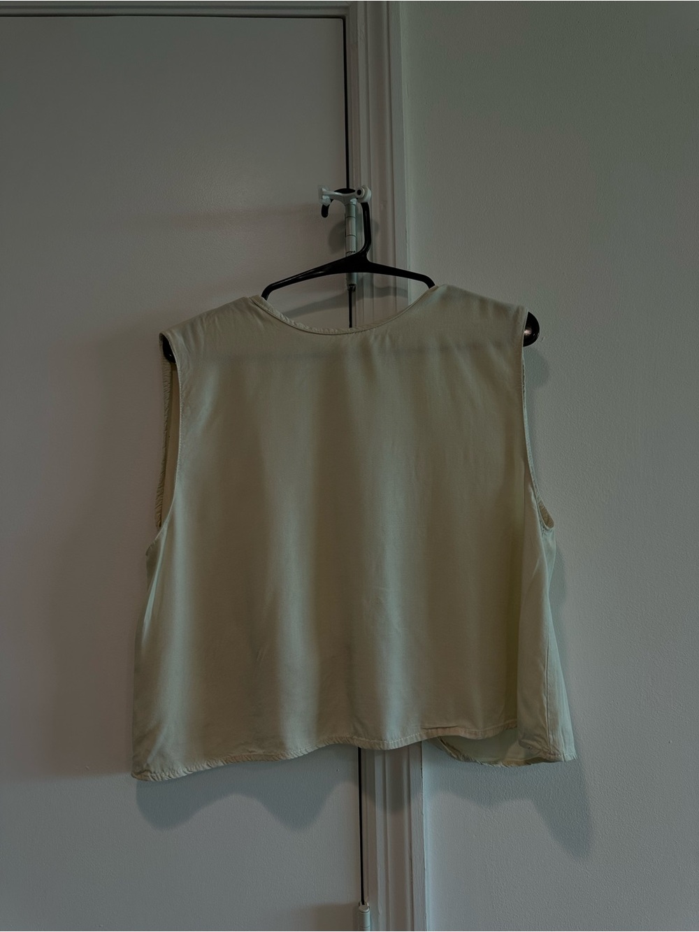 Ivory Satin Look Sleeveless Twist Back Blouse Women’s L